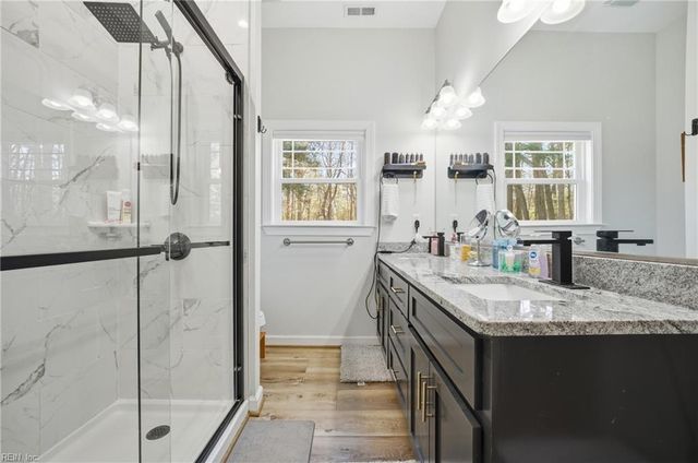 7692 Cunningham LN, Gloucester, VA 23061