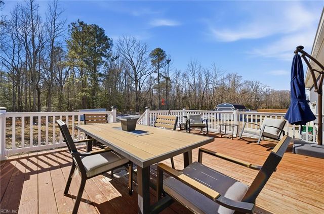 7692 Cunningham LN, Gloucester, VA 23061