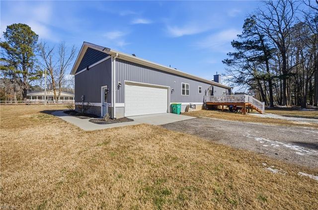 7692 Cunningham LN, Gloucester, VA 23061