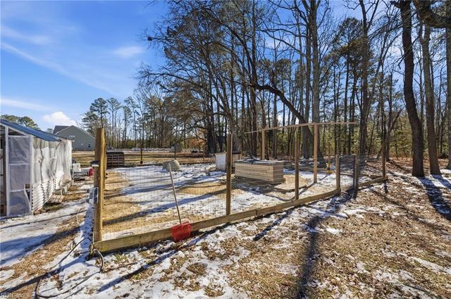 7692 Cunningham LN, Gloucester, VA 23061