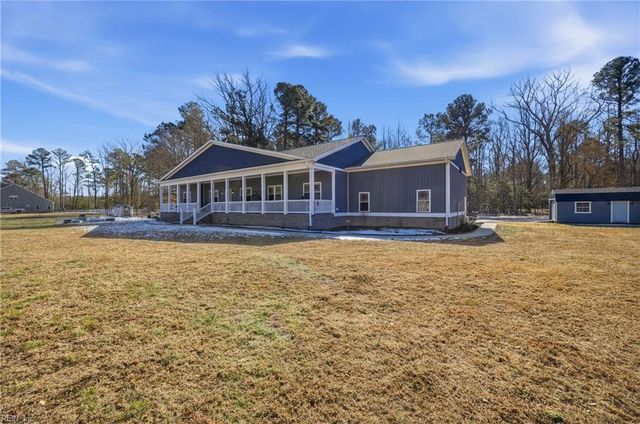 7692 Cunningham LN, Gloucester, VA 23061