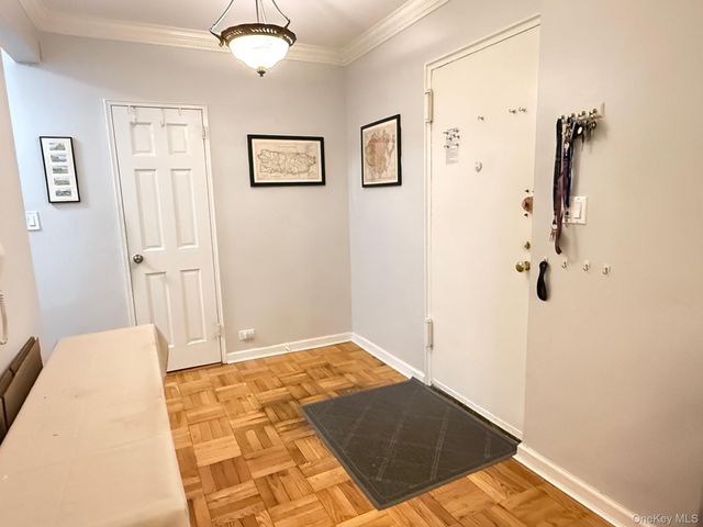 6740 Yellowstone Boulevard 2O, Forest Hills, NY 11375