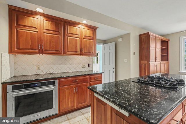 2302 BELLEVUE RD, Harrisburg, PA 17104