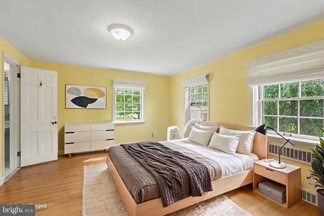 2302 BELLEVUE RD, Harrisburg, PA 17104