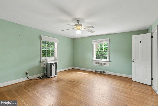 2302 BELLEVUE RD, Harrisburg, PA 17104