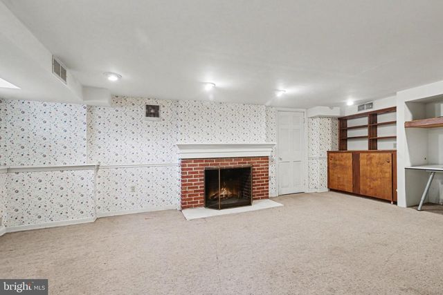 2302 BELLEVUE RD, Harrisburg, PA 17104