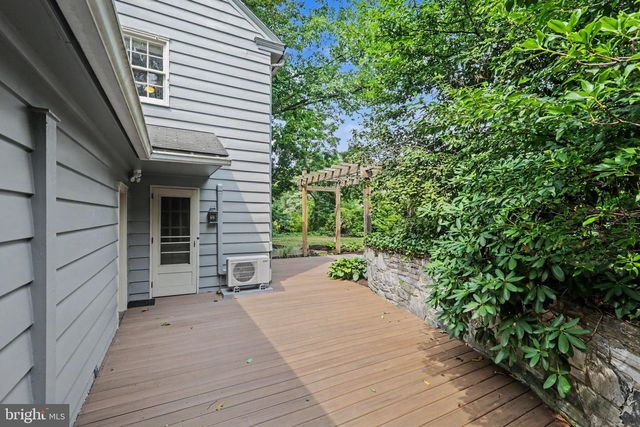 2302 BELLEVUE RD, Harrisburg, PA 17104