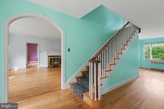 2302 BELLEVUE RD, Harrisburg, PA 17104