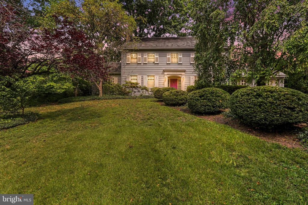 2302 BELLEVUE RD, Harrisburg, PA 17104