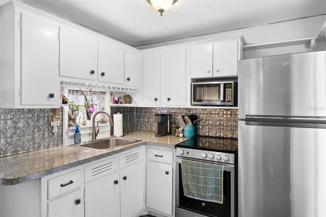 10462 116TH AVENUE, Largo, FL 33773