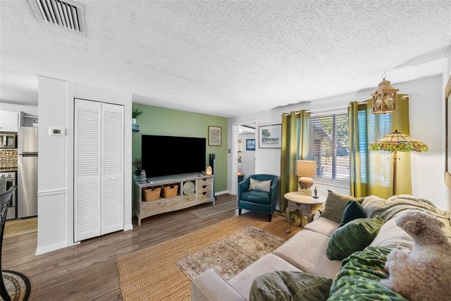 10462 116TH AVENUE, Largo, FL 33773