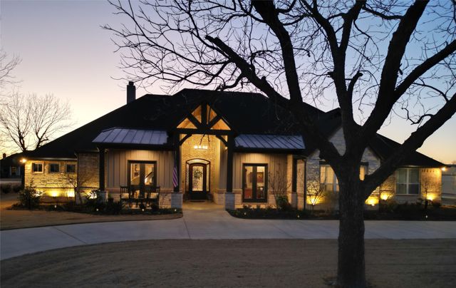 9403 King Air Drive, Granbury, TX 76049