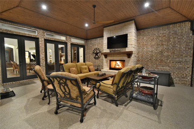 9403 King Air Drive, Granbury, TX 76049