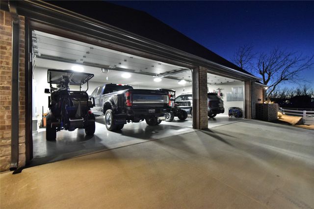 9403 King Air Drive, Granbury, TX 76049