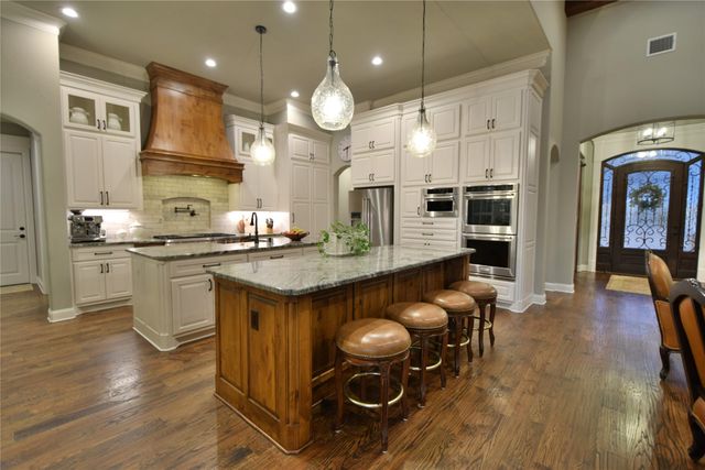 9403 King Air Drive, Granbury, TX 76049