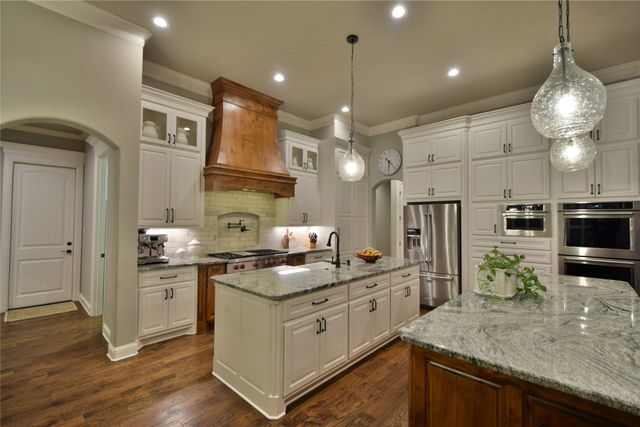 9403 King Air Drive, Granbury, TX 76049