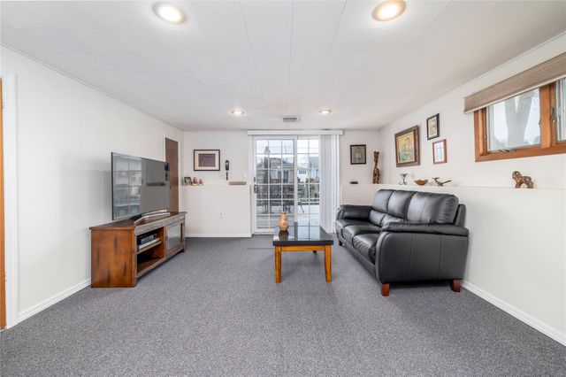 465 Nassau Avenue, Freeport, NY 11520