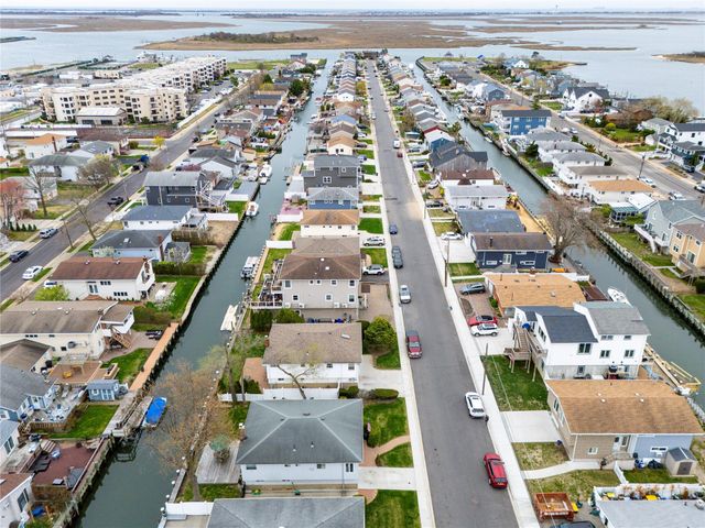 465 Nassau Avenue, Freeport, NY 11520
