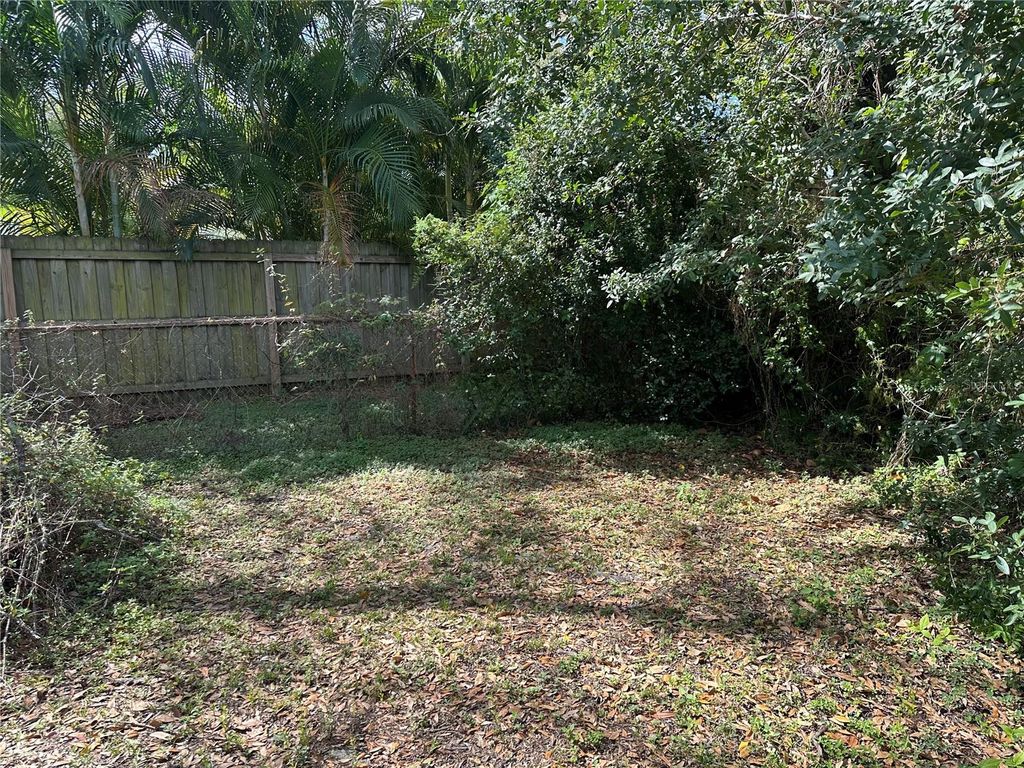 Image 4 of property listing at 3616 W AZEELE STREET, Tampa, FL 33609