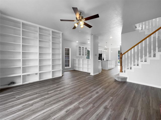 4111 Village Corner Drive, Pasadena, TX 77059