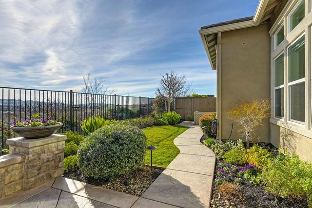 1067 Hogarth Way, El Dorado Hills, CA 95762