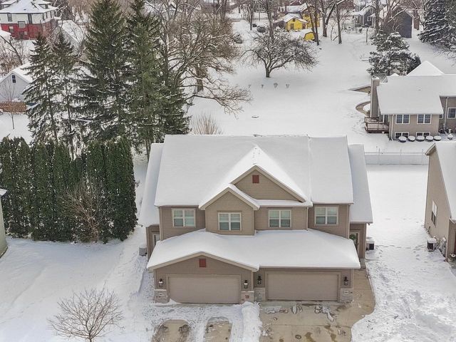 3001 Graydon AVENUE, East Troy, WI 53120