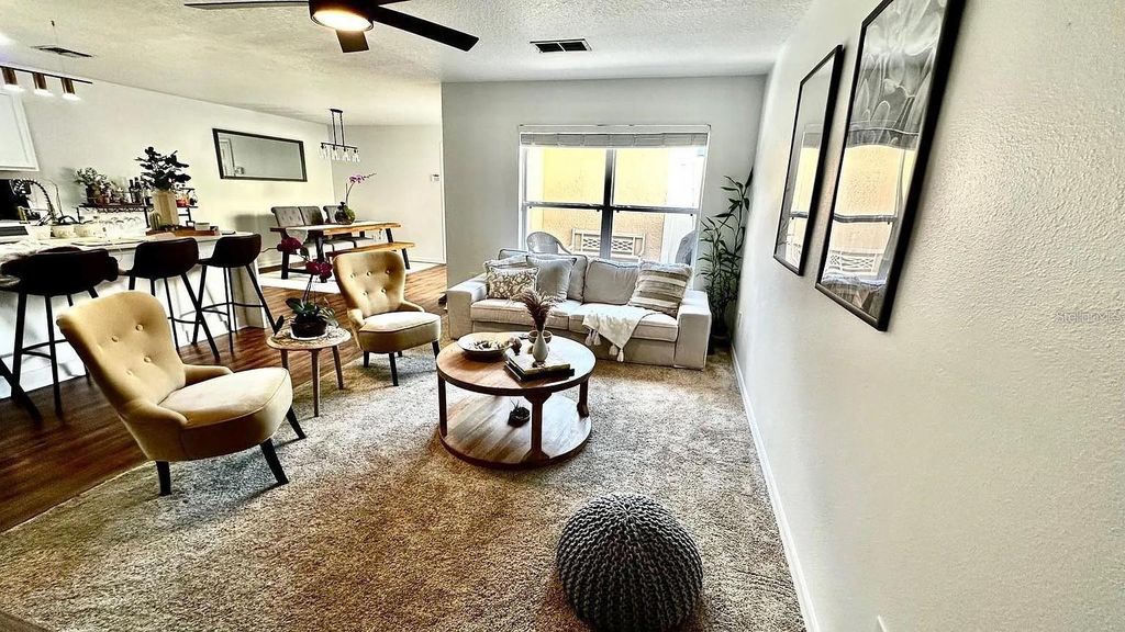 Image 7 of property listing at 12621 TANJA KING BOULEVARD, Orlando, FL 32828