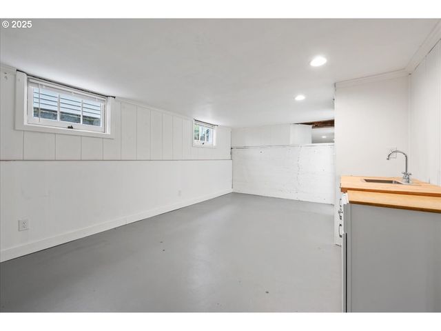 1645 N ALBERTA St, Portland, OR 97217