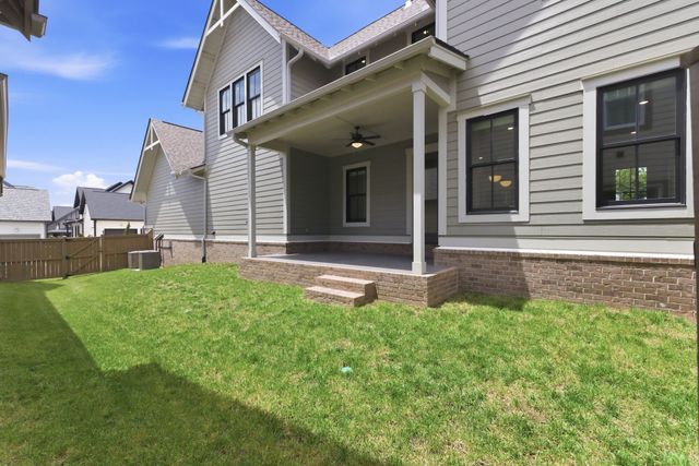 624 Flathead Aly, Thompsons Station, TN 37179