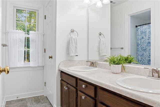 109 Spinnaker Run CT, Smithfield, VA 23430