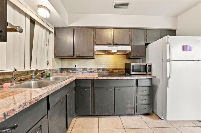 401 Penn RD W, Lehigh Acres, FL 33936