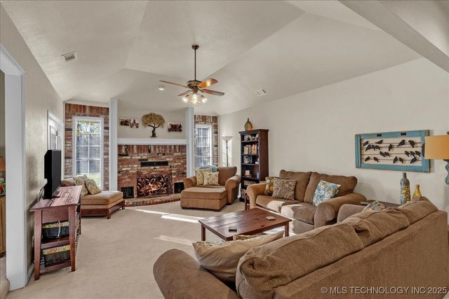 308 S Taft Avenue, Wagoner, OK 74477