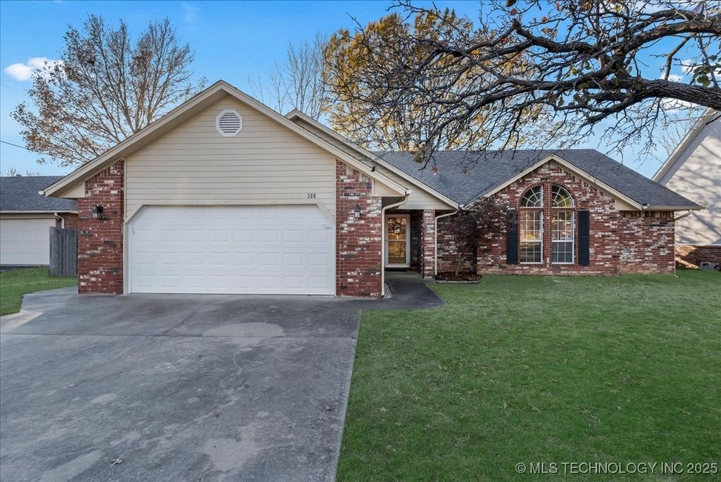 308 S Taft Avenue, Wagoner, OK 74477