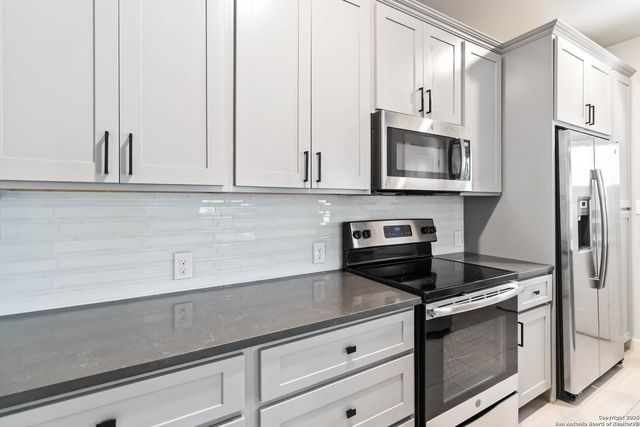 935 W Craig, San Antonio, TX 78201