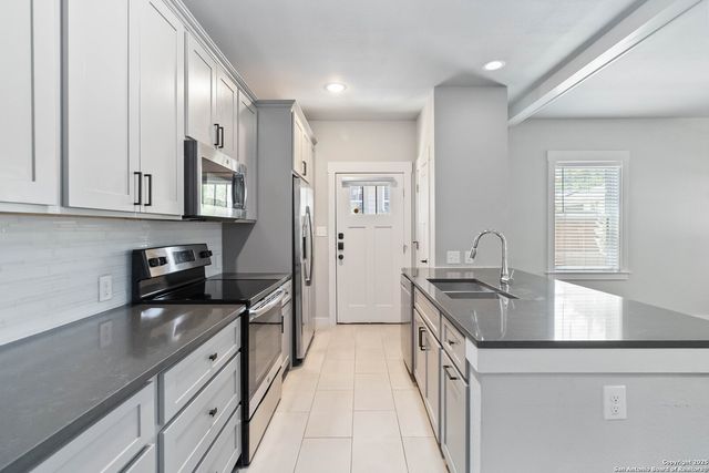935 W Craig, San Antonio, TX 78201