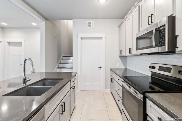 935 W Craig, San Antonio, TX 78201