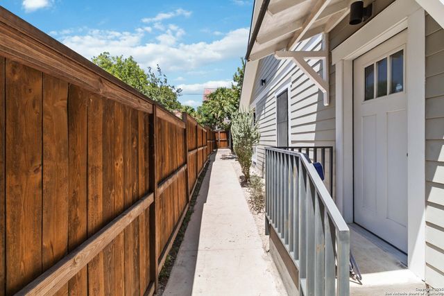 935 W Craig, San Antonio, TX 78201