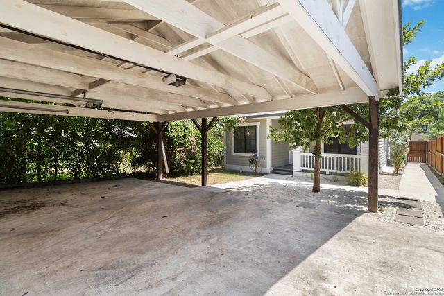 935 W Craig, San Antonio, TX 78201