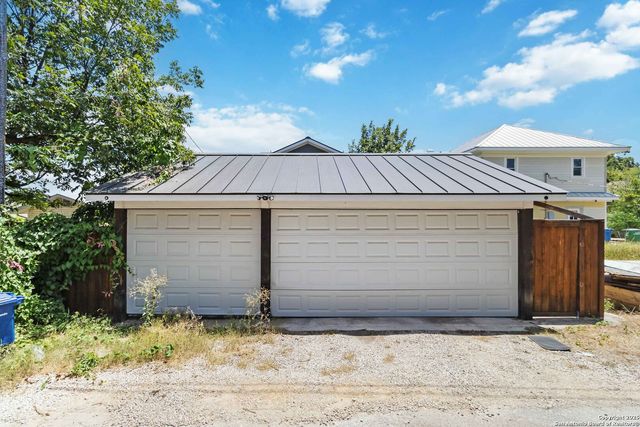 935 W Craig, San Antonio, TX 78201