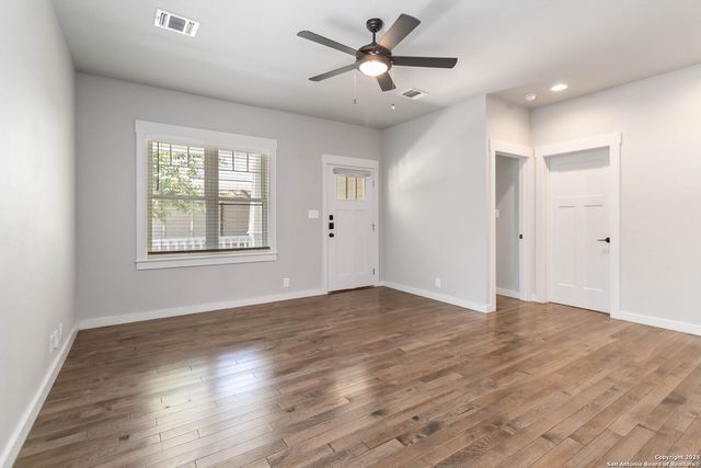 935 W Craig, San Antonio, TX 78201
