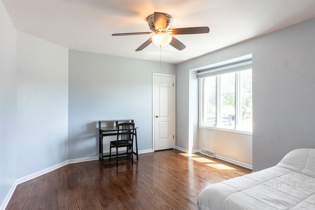 7810 Del Court, Darien, IL 60561