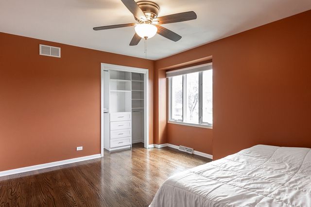 7810 Del Court, Darien, IL 60561
