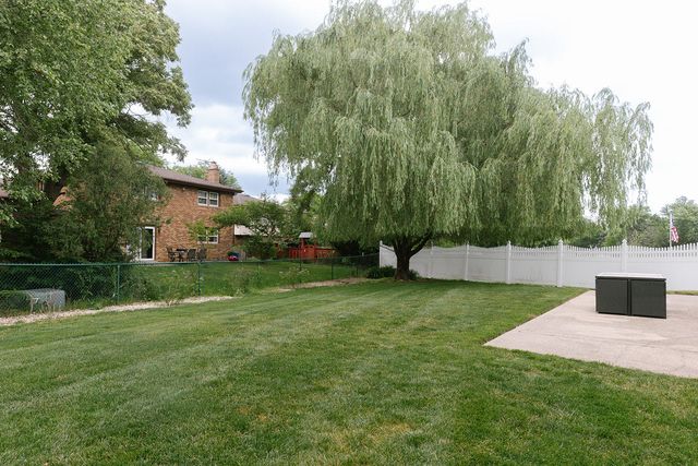 7810 Del Court, Darien, IL 60561