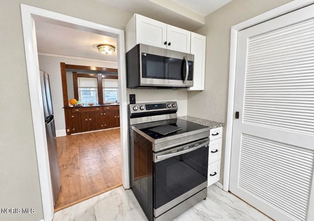 942 Cresceus Road, Oregon, OH 43616