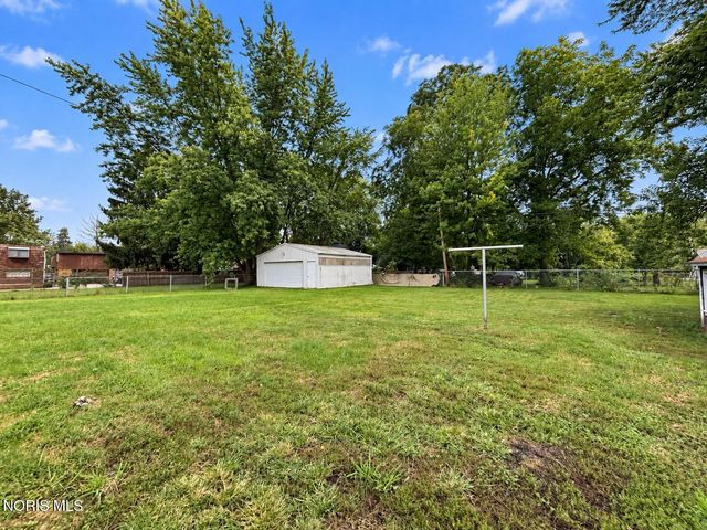 942 Cresceus Road, Oregon, OH 43616
