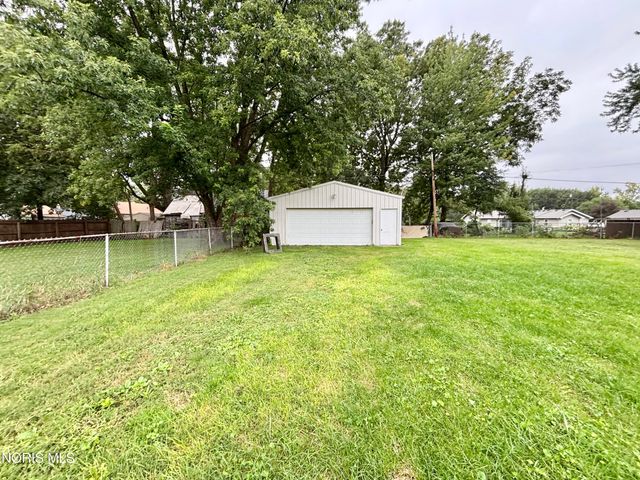 942 Cresceus Road, Oregon, OH 43616