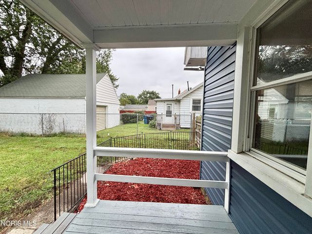 942 Cresceus Road, Oregon, OH 43616