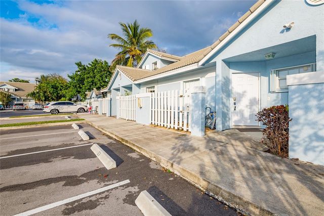370 SE 2nd Avenue G3, Deerfield Beach, FL 33441