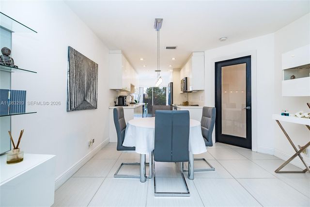 370 SE 2nd Avenue G3, Deerfield Beach, FL 33441
