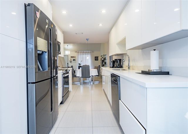 370 SE 2nd Avenue G3, Deerfield Beach, FL 33441